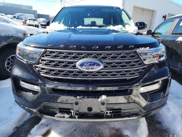 Certified 2023 Ford Explorer XLT w/ Equipment Group 202A image 5