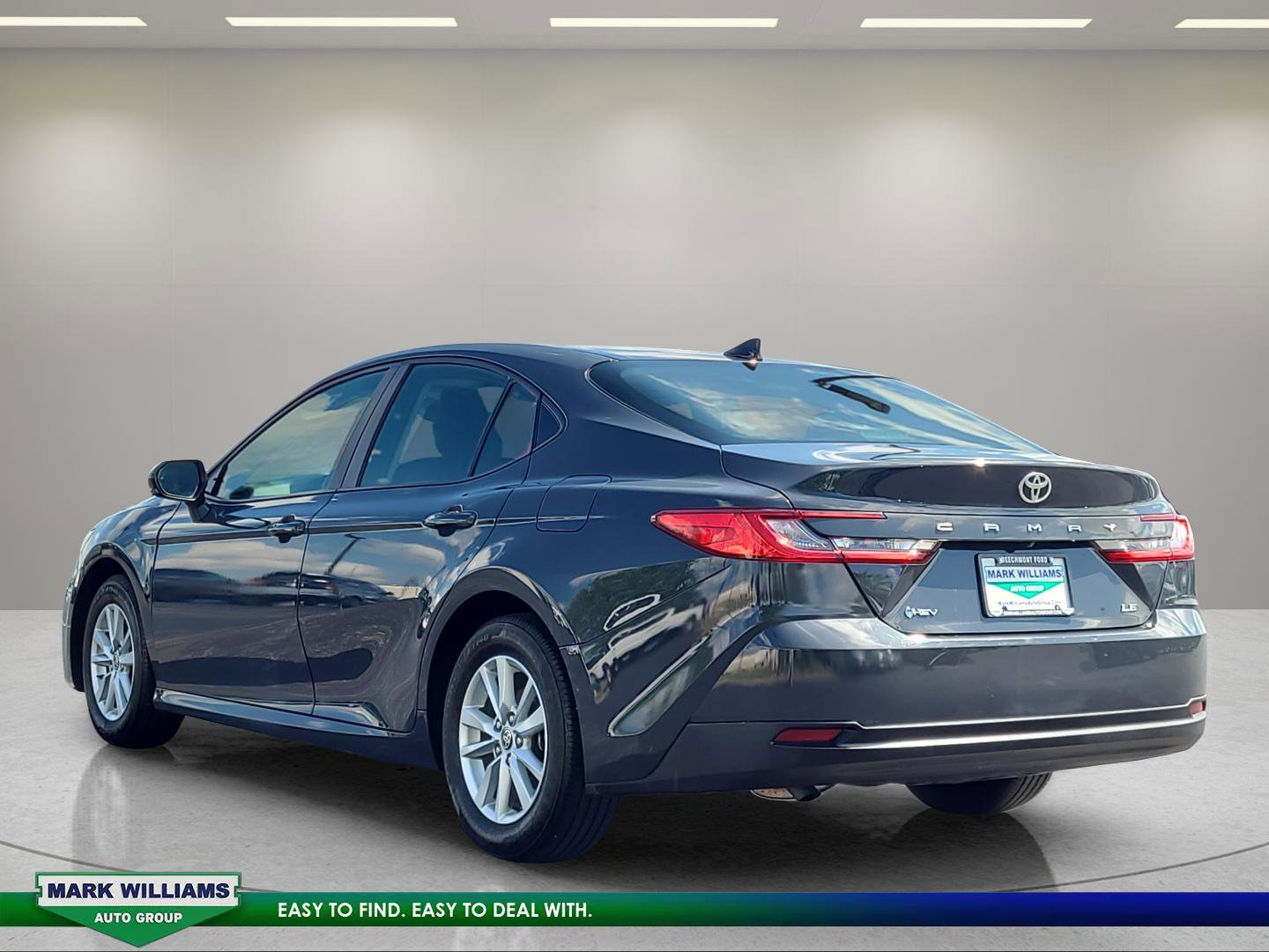 Used 2025 Toyota Camry SE FWD image 6