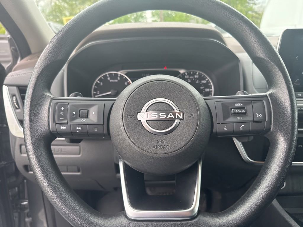 Used 2023 Nissan Rogue S AWD/4WD image 14
