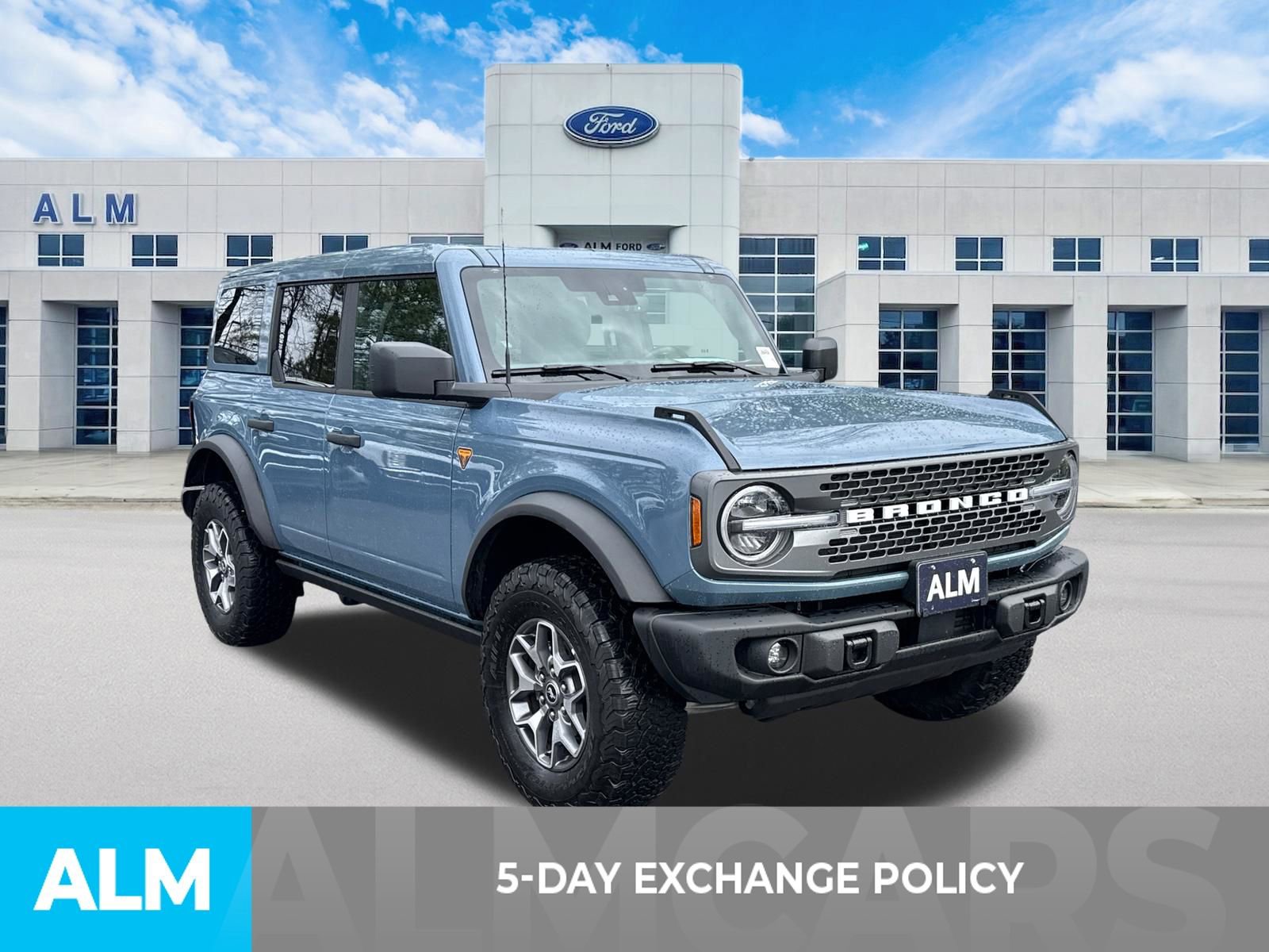 Certified 2025 Ford Bronco Badlands AWD/4WD image 3