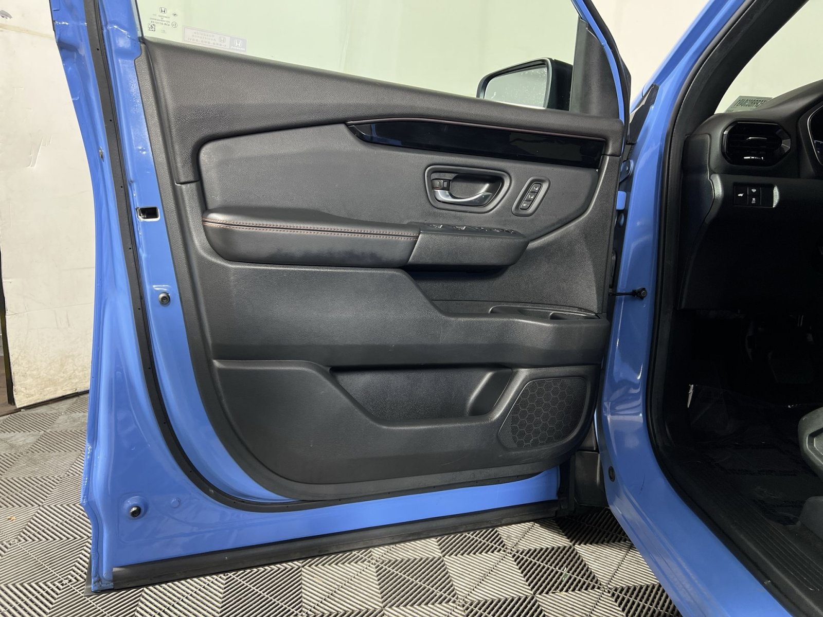 Used 2024 Honda Pilot TrailSport image 14