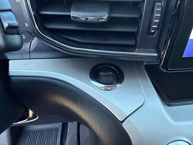 Certified 2023 Ford Explorer XLT w/ Equipment Group 202A RWD image 25