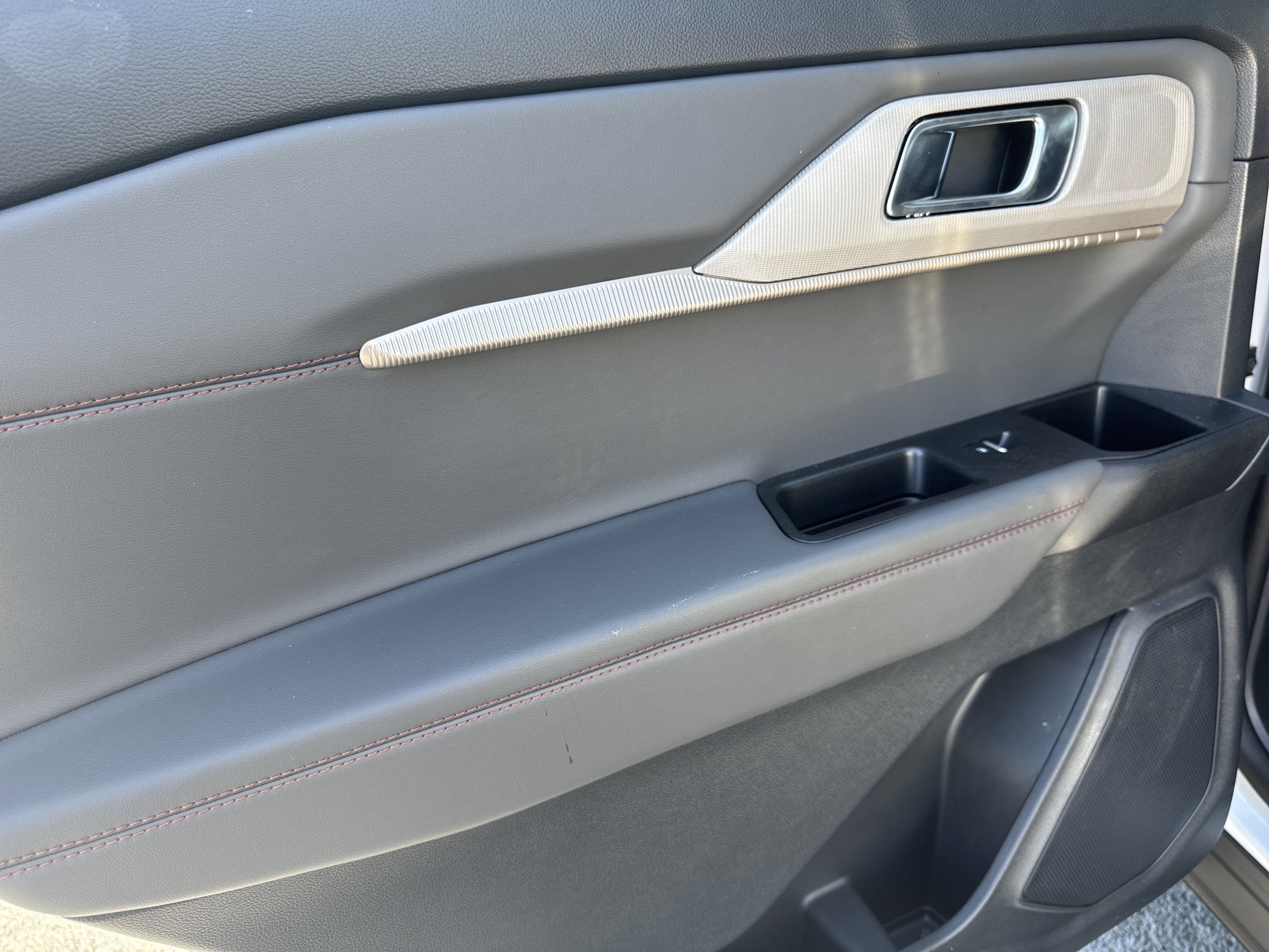 Certified 2025 Ford Explorer Active w/ Active Comfort Package image 24