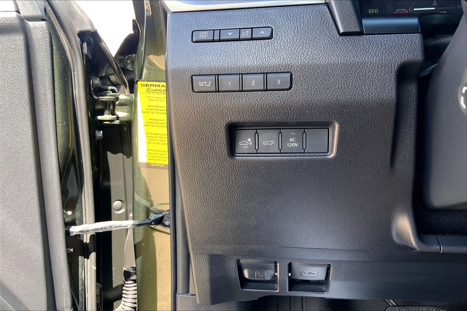 Used 2024 Lexus GX 550 w/ Accessory Package (Z1) AWD/4WD image 36