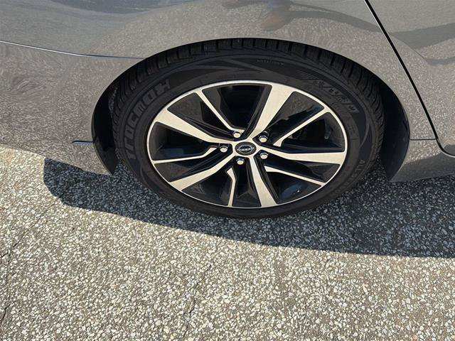 Used 2023 Nissan Maxima SL FWD image 4