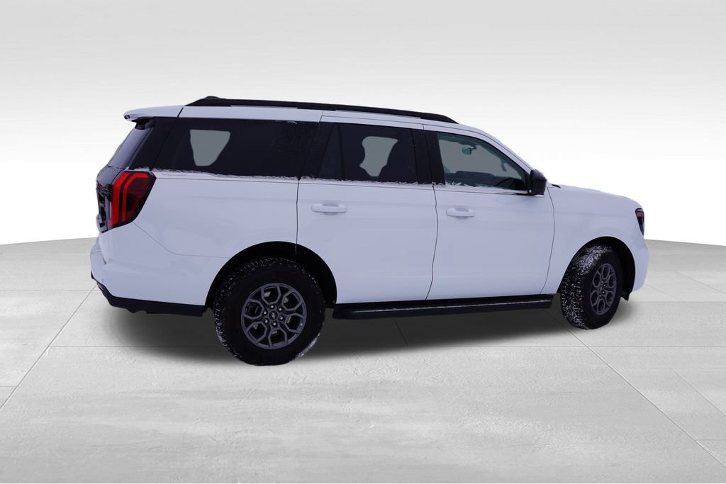 Certified 2025 Ford Expedition Active image 5