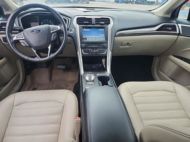 Certified 2017 Ford Fusion SE w/ Fusion SE Technology Package image 5