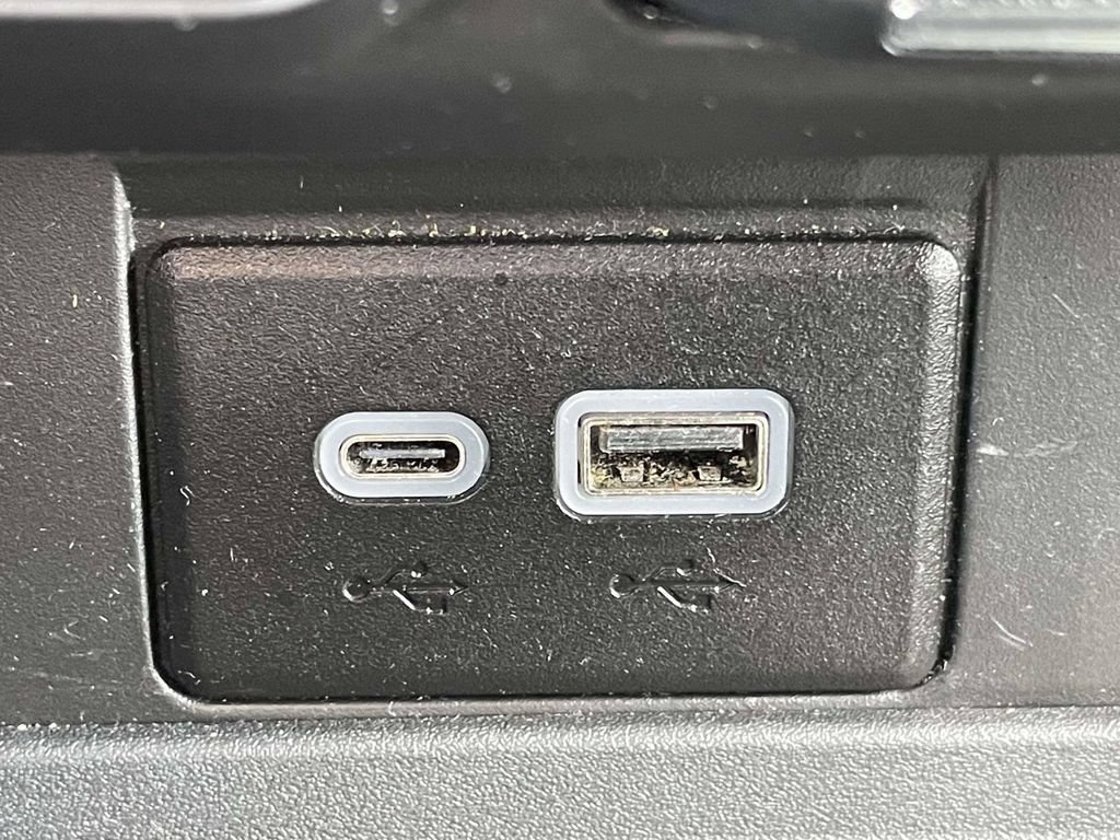Used 2023 GMC Yukon SLT AWD/4WD image 23