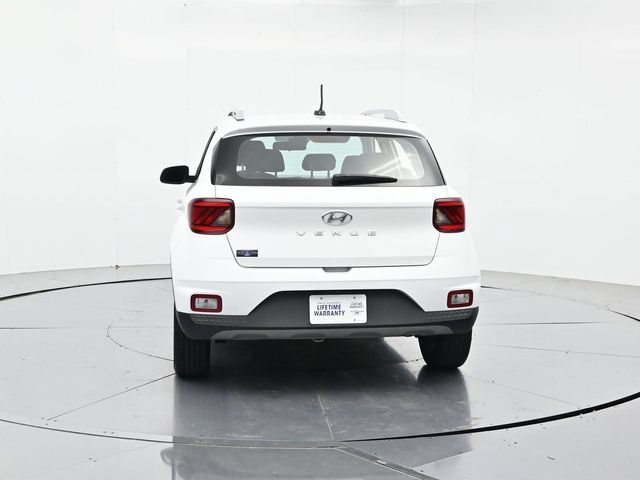 Used 2024 Hyundai Venue SEL FWD image 8