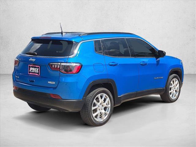 Used 2023 Jeep Compass Latitude w/ Sun and Sound Group AWD/4WD image 5