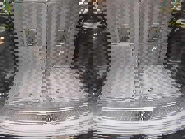 Used 2022 Jeep Grand Cherokee L Laredo image 7