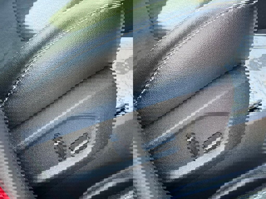 Certified 2022 Ford Edge ST image 26