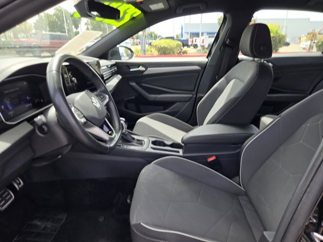 Used 2025 Volkswagen Jetta Sport FWD image 26