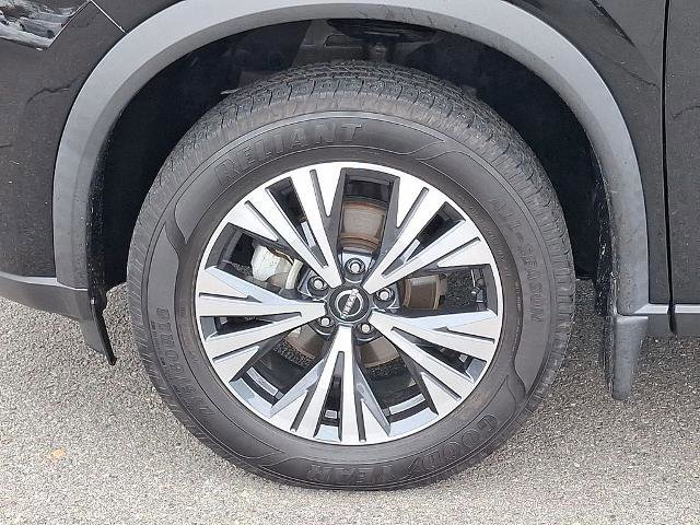 Used 2023 Nissan Rogue SV w/ SV Premium Package image 8