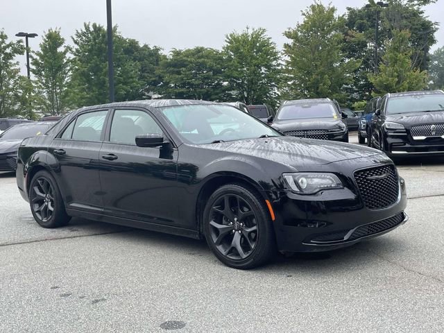 Used 2021 Chrysler 300 Touring w/ Sport Appearance Package RWD image 7