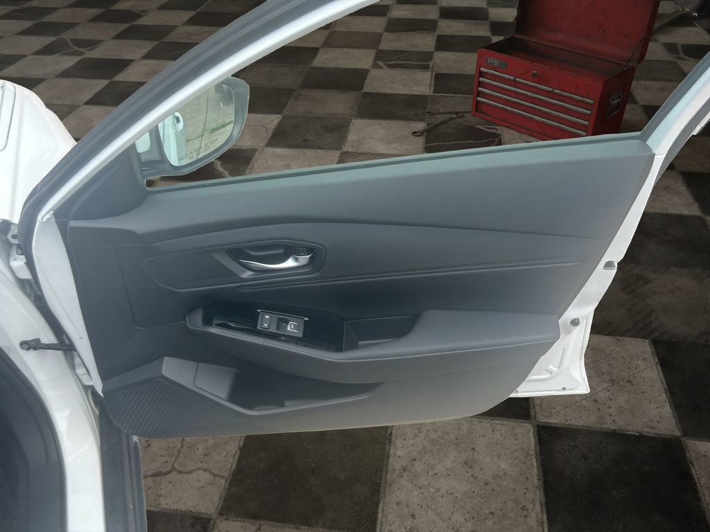 Used 2025 Honda Accord Touring image 11