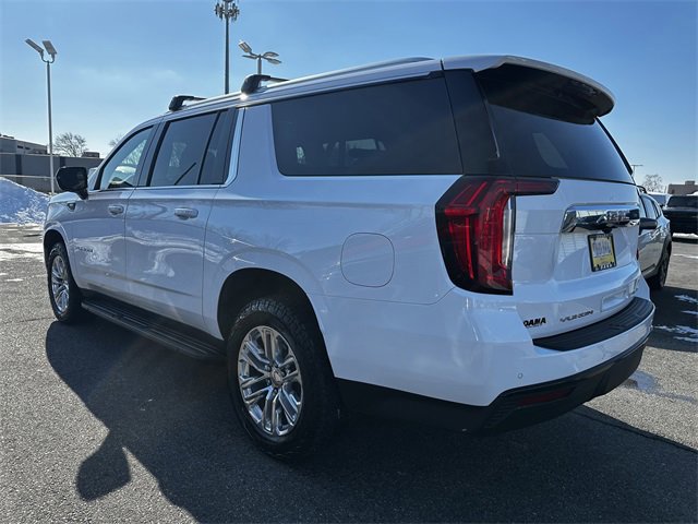 Used 2023 GMC Yukon XL SLE image 3