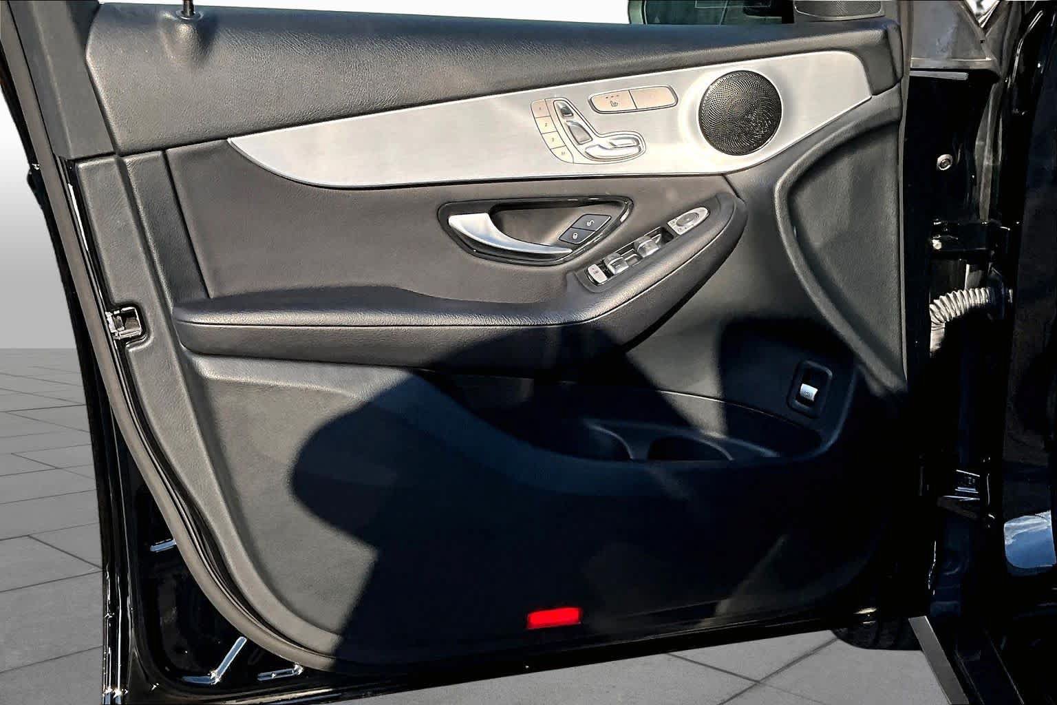 Used 2021 Mercedes-Benz GLC 300 image 22