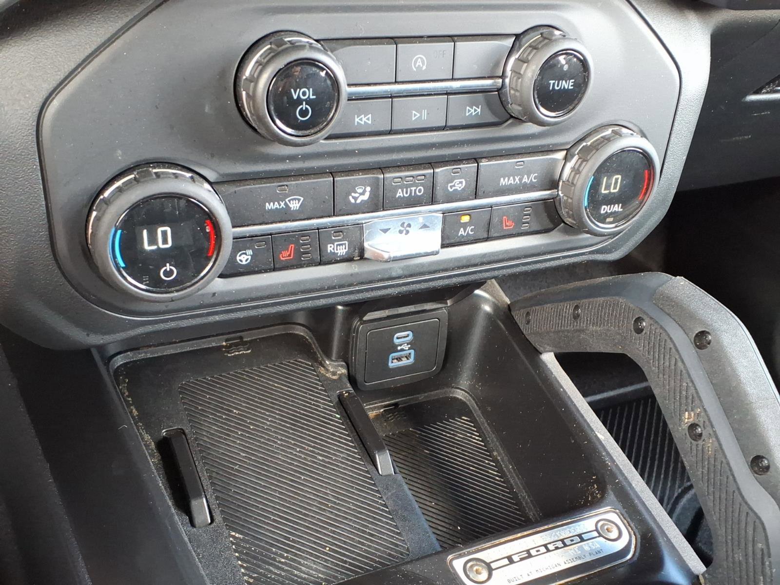 Certified 2025 Ford Bronco Badlands AWD/4WD image 24