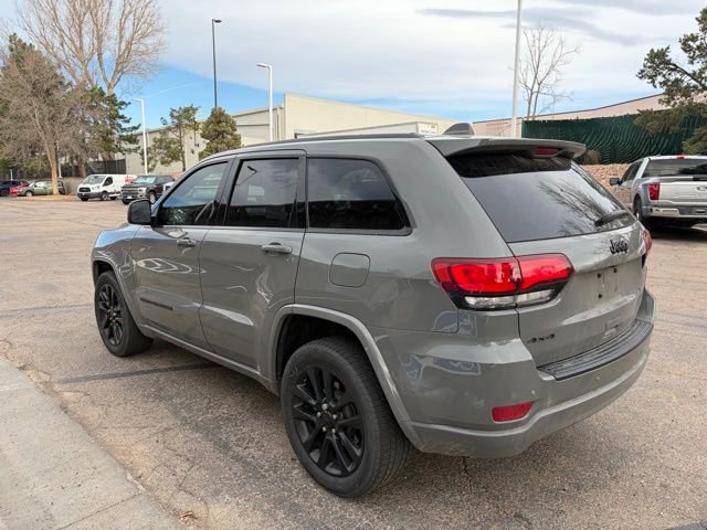 Used 2020 Jeep Grand Cherokee Altitude image 3
