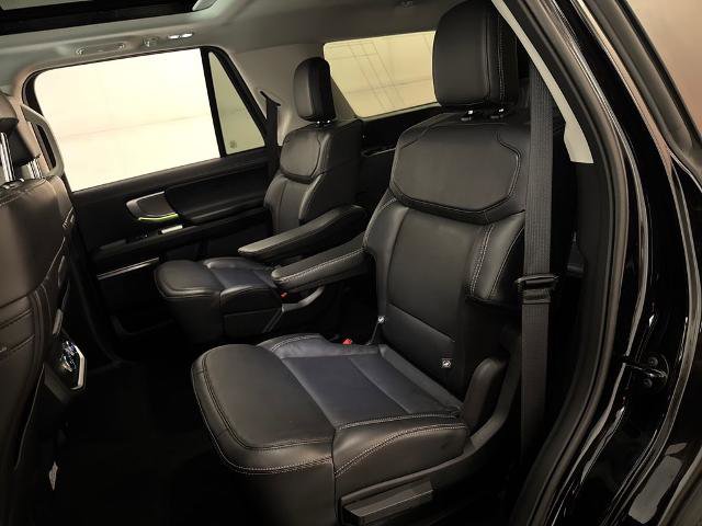 Certified 2025 Ford Expedition Platinum AWD/4WD image 36