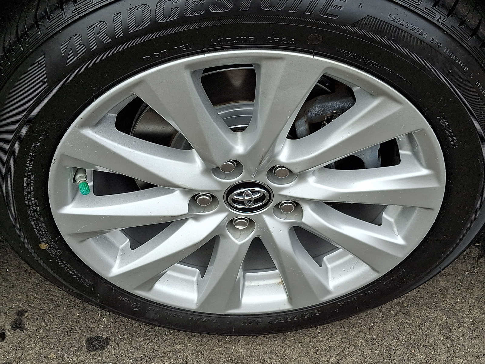 Used 2019 Toyota Camry LE FWD image 8