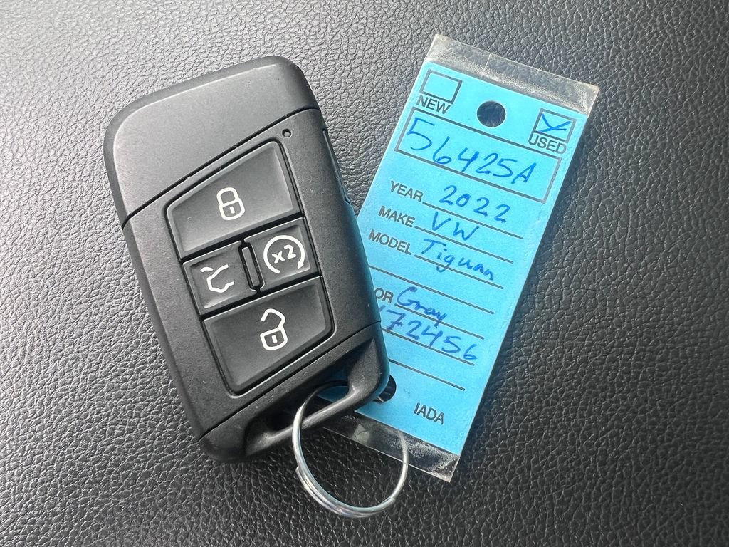 Used 2022 Volkswagen Tiguan SEL R-Line AWD/4WD image 35