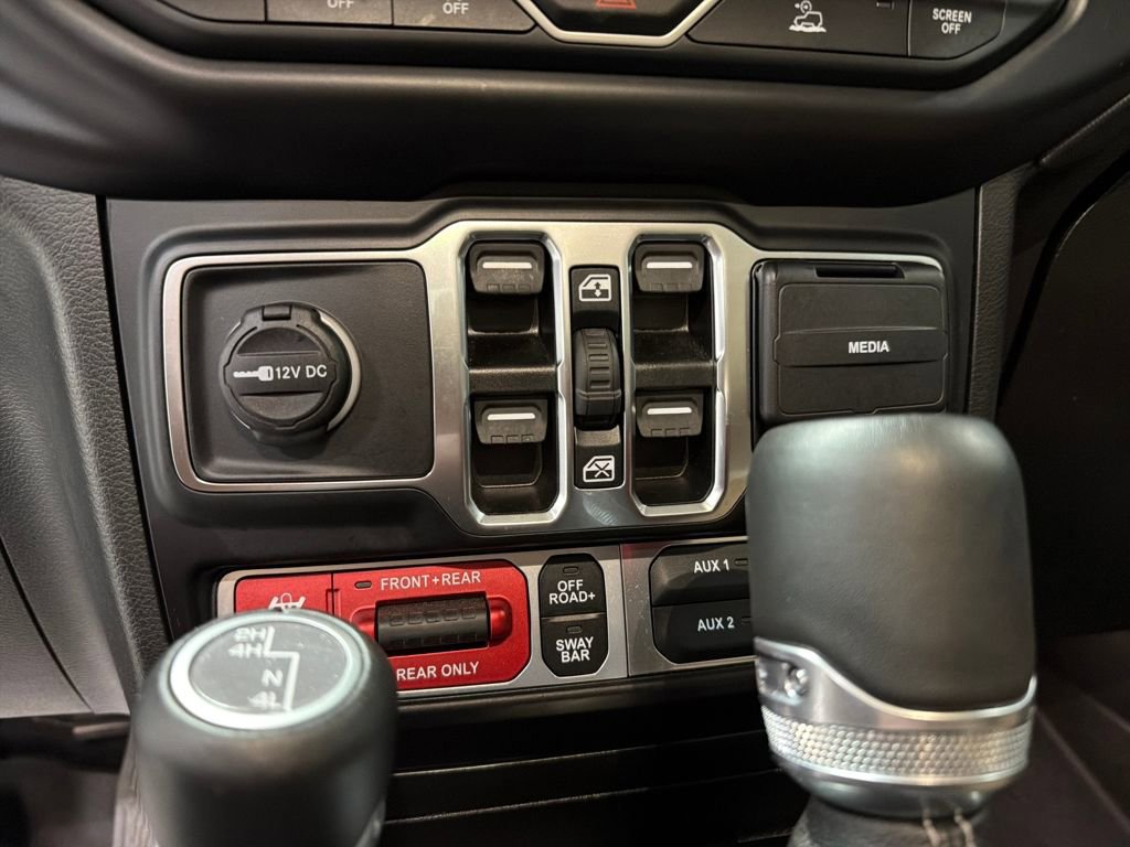 Used 2023 Jeep Wrangler Unlimited Rubicon w/ Cold Weather Group image 17