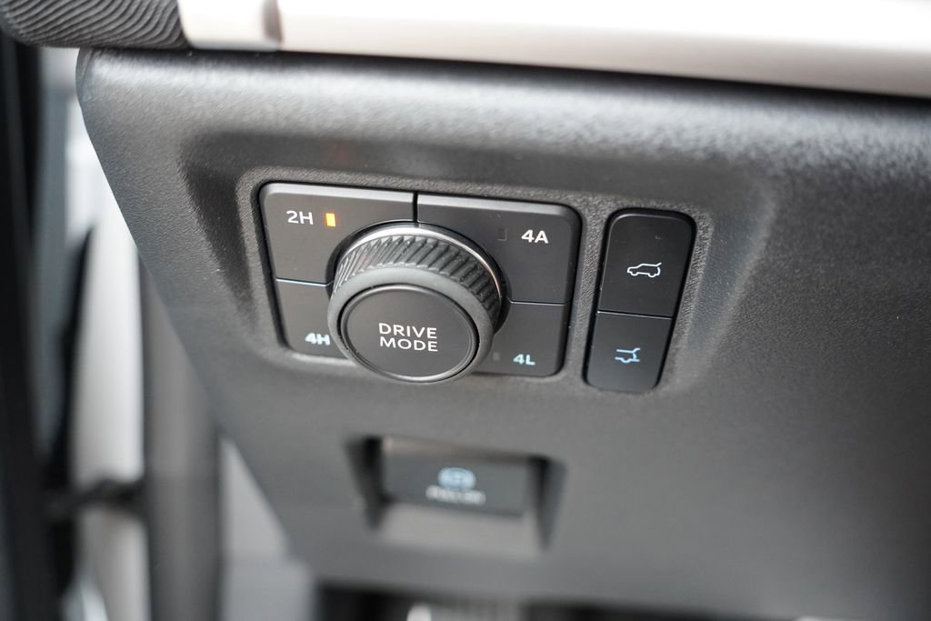 Certified 2025 Ford Expedition Active AWD/4WD image 27