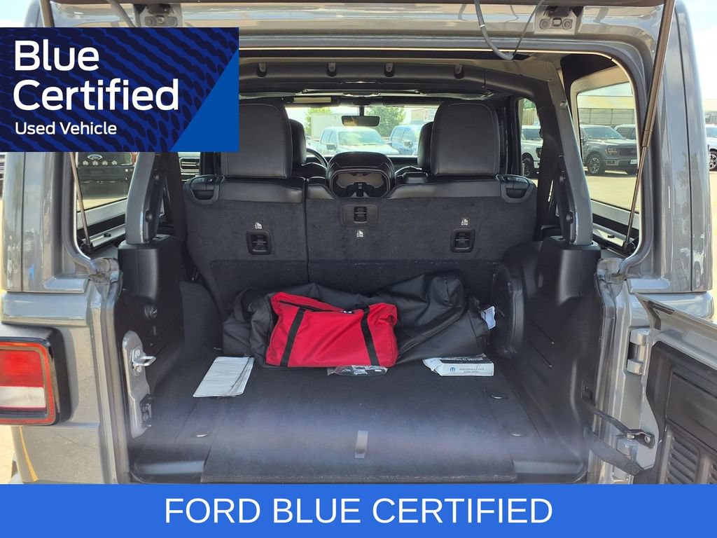 Used 2022 Jeep Wrangler Unlimited Sahara AWD/4WD image 30
