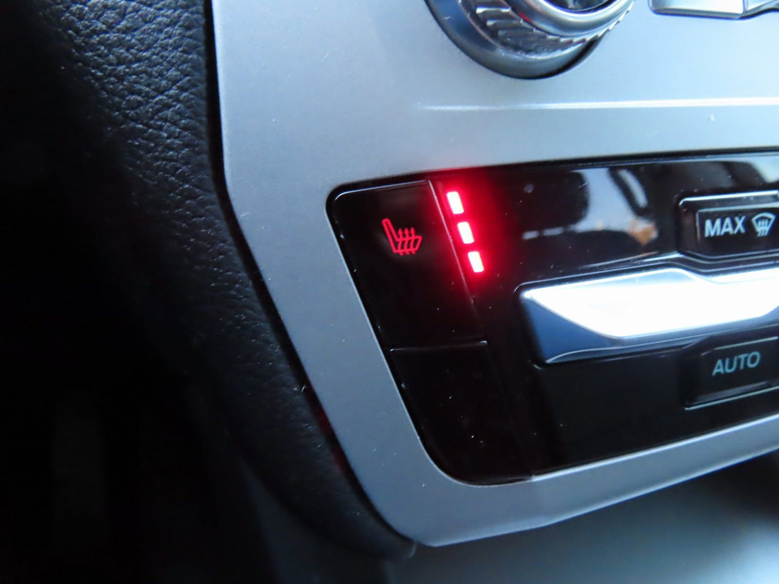 Certified 2024 Ford Explorer XLT image 24