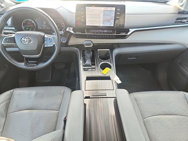 Used 2021 Toyota Sienna Limited image 8