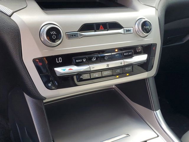 Certified 2021 Ford Explorer XLT w/ Equipment Group 202A image 29