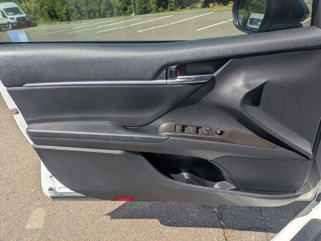 Used 2021 Toyota Camry SE AWD/4WD image 11