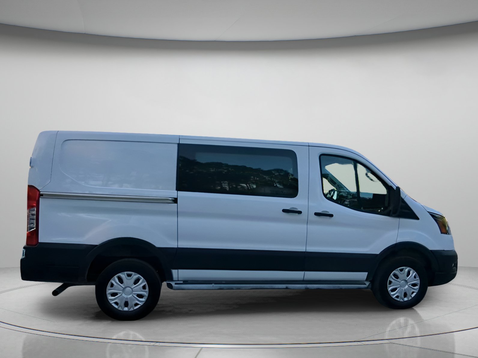 Certified 2025 Ford Transit 250 Low Roof w/ Exterior Upgrade Package RWD image 31