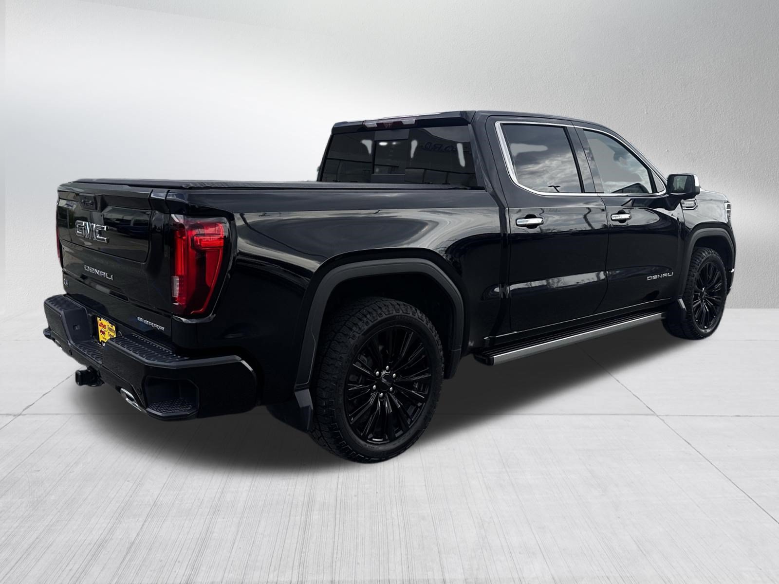 Used 2023 GMC Sierra 1500 Denali Ultimate AWD/4WD image 7