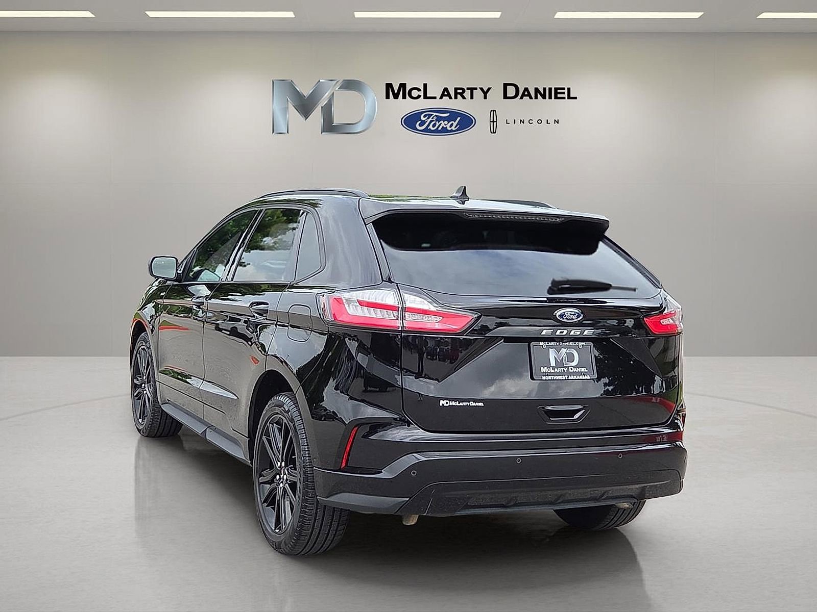 Certified 2024 Ford Edge ST-Line AWD/4WD image 4