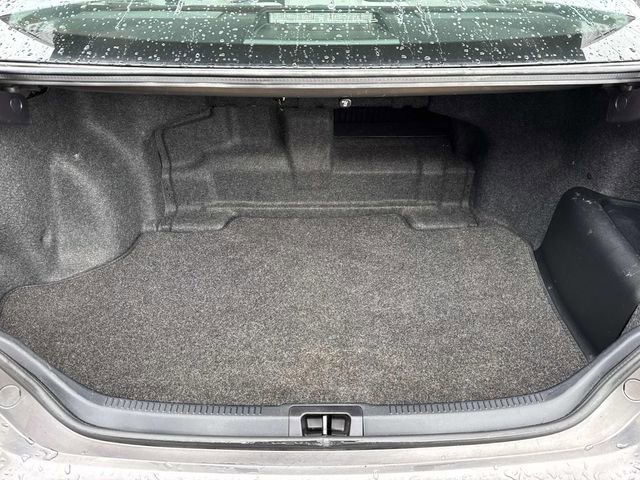 Used 2017 Toyota Camry Hybrid image 9