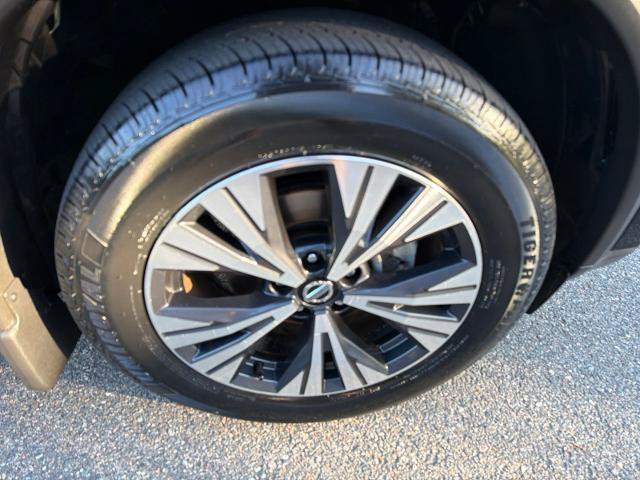 Used 2021 Nissan Rogue SV w/ Premium Package FWD image 25