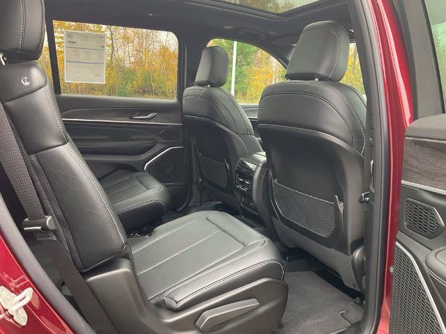 Used 2026 Jeep Grand Cherokee L Limited AWD/4WD image 19