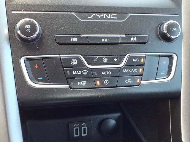 Certified 2019 Ford Fusion SE FWD image 22