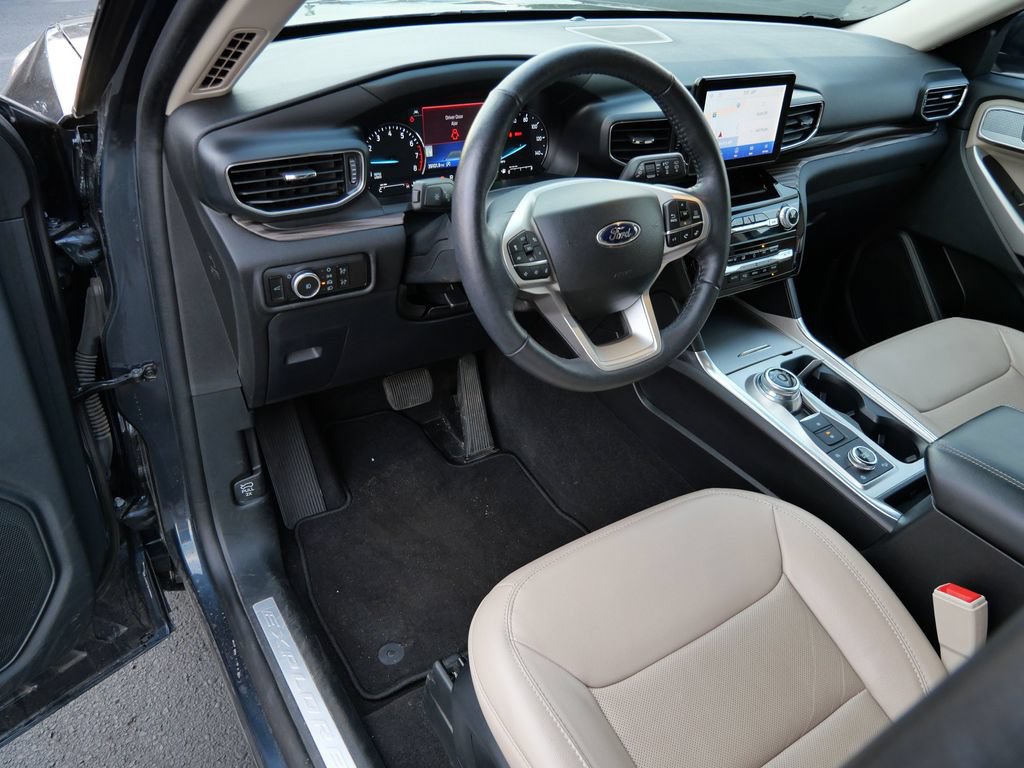 Certified 2023 Ford Explorer Limited AWD/4WD image 12