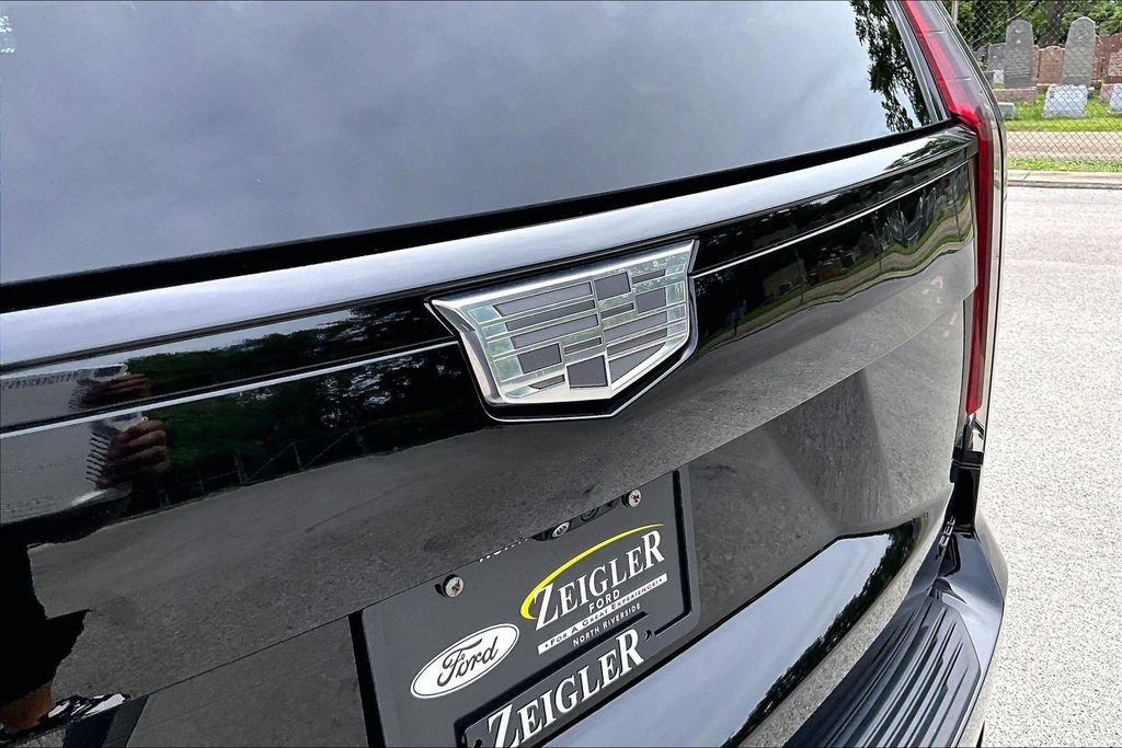 Used 2023 Cadillac Escalade Sport Platinum w/ LPO, ONYX Package AWD/4WD image 32