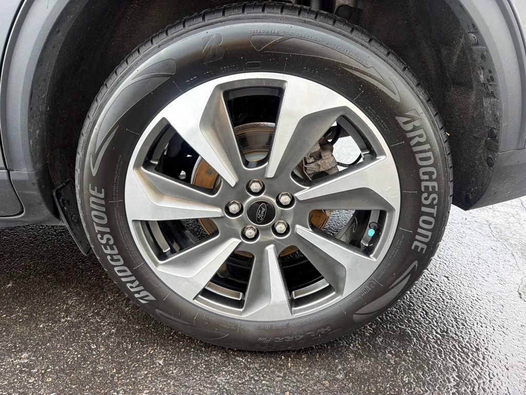 Certified 2024 Ford Escape Platinum AWD/4WD image 54