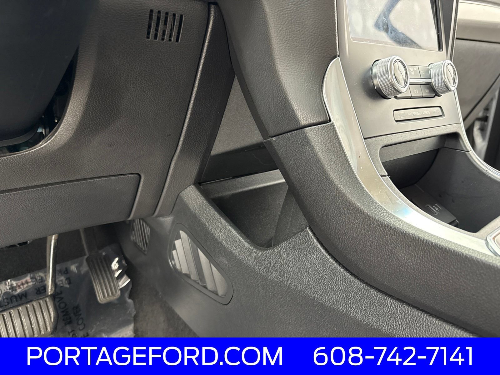 Certified 2022 Ford Edge Titanium w/ Equipment Group 301A AWD/4WD image 17