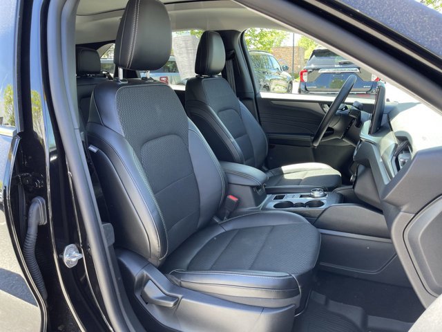 Certified 2025 Ford Escape SE FWD image 13