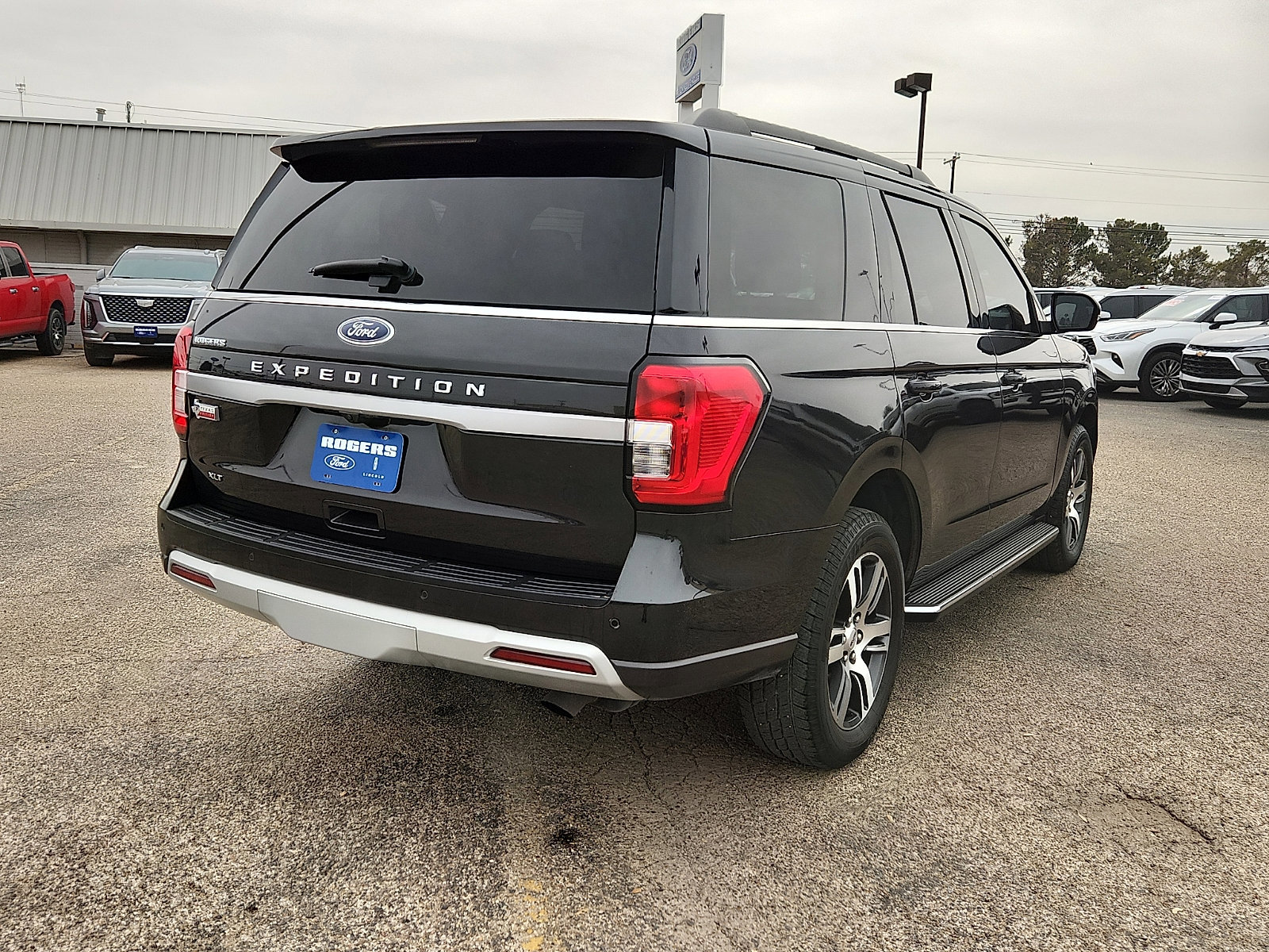 Certified 2023 Ford Expedition XLT image 5