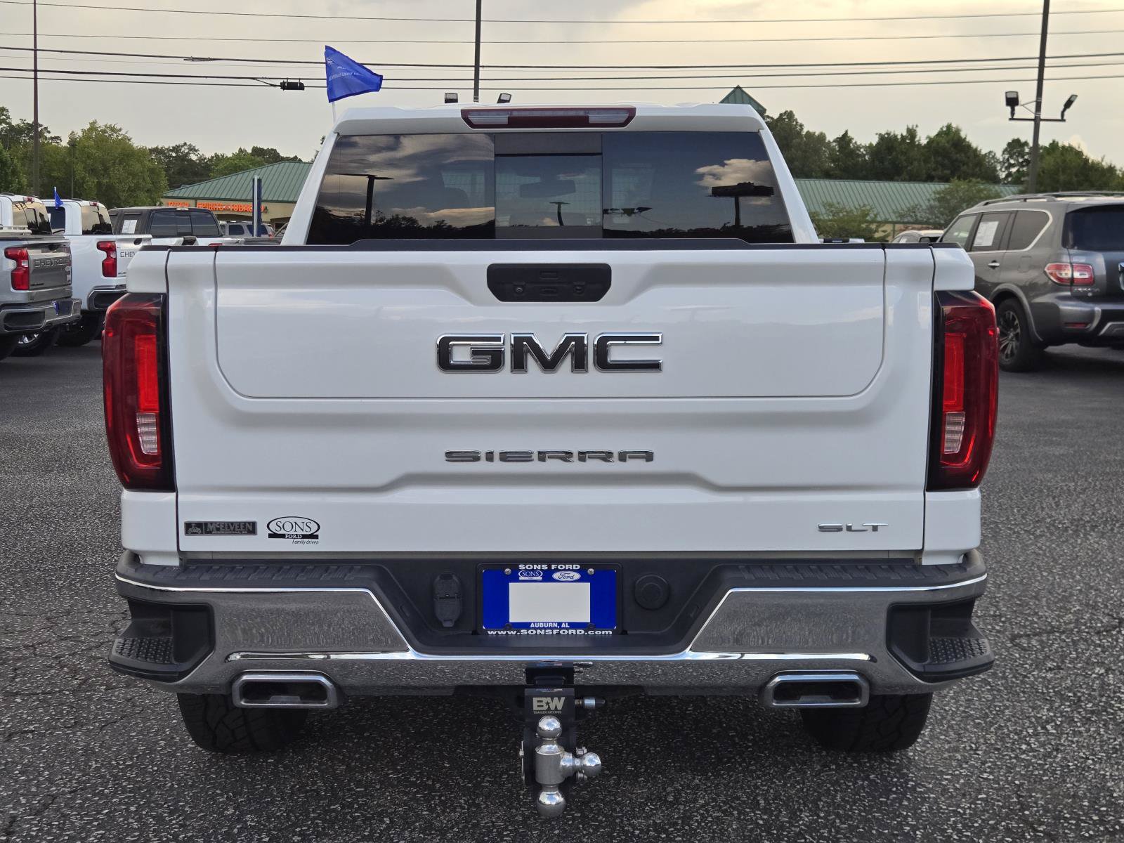 Used 2021 GMC Sierra 1500 SLT w/ SLT Convenience Package AWD/4WD image 7