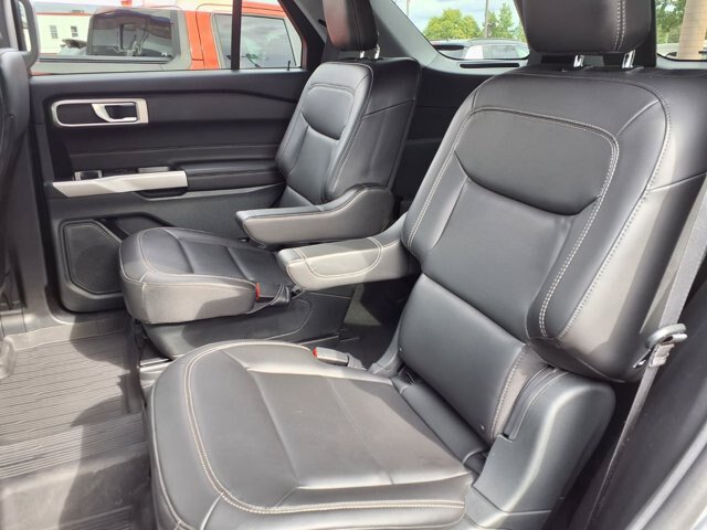 Certified 2024 Ford Explorer XLT w/ Equipment Group 202A AWD/4WD image 7
