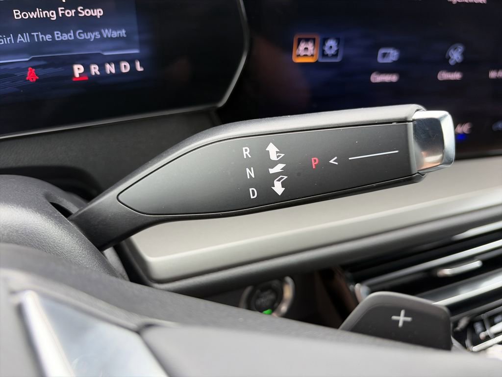 Used 2025 Chevrolet Traverse LT w/ Driver Confidence Package FWD image 29